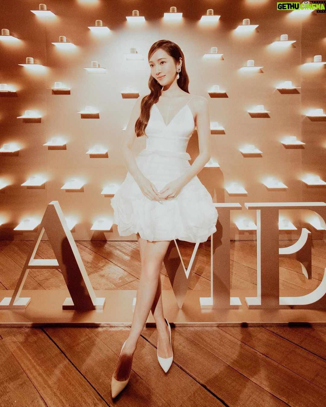 Jessica Jung Instagram - Do you believe in miracles?🤍🌊✨ #miraclebroth #lamerpartner @lamer Singapore