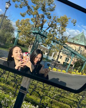Jessica Jung Instagram - 👭🏻🍃