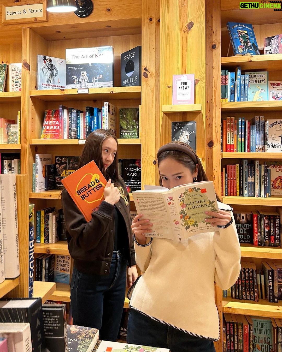 Jessica Jung - 305.6K Likes - Hey SF, we’re back✌🏻👭🏻🌤️🍷📚