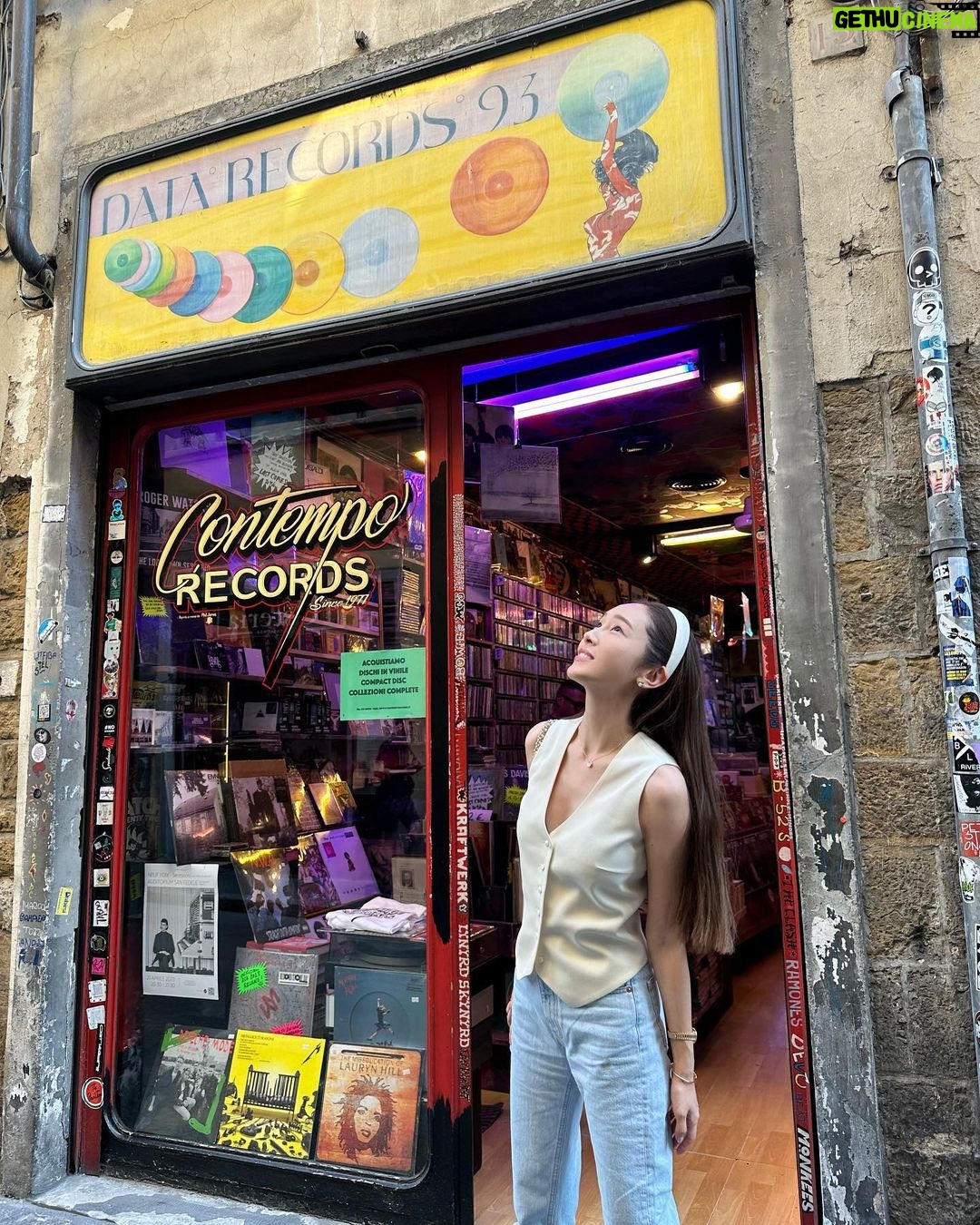 Jessica Jung Instagram - One fine day in Florence🌤️🖼️🍦🎵 Florence, Italy