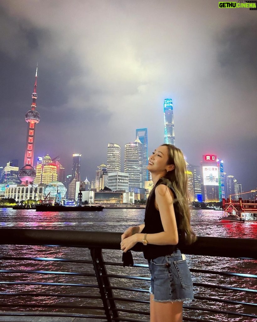 Jessica Jung Instagram - Shanghai nights🌙✨ Shanghai, China