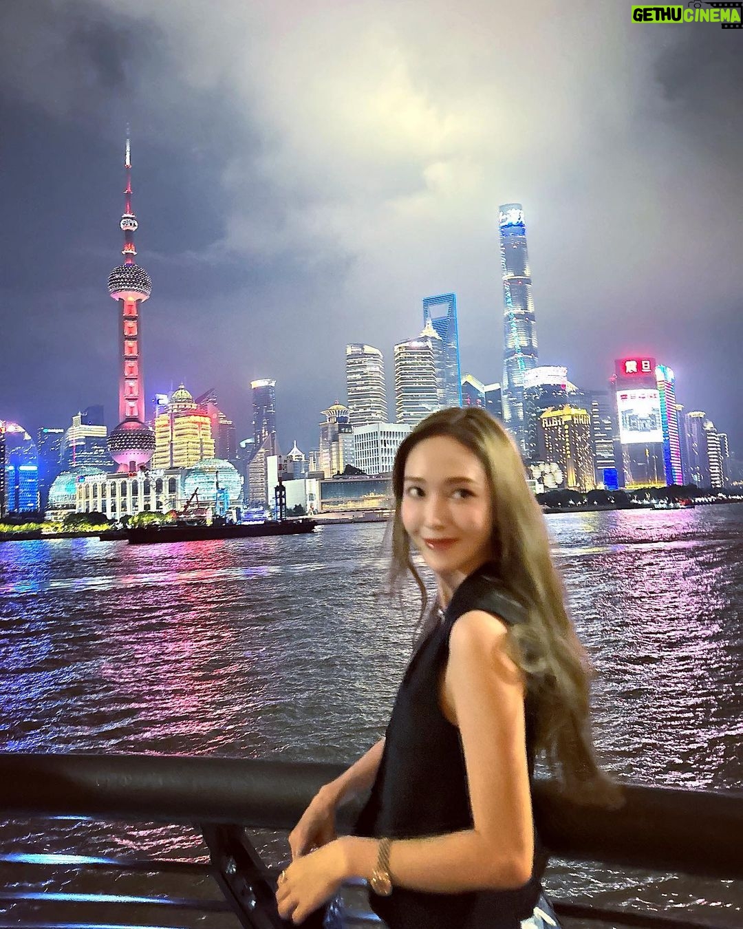 Jessica Jung Instagram - Shanghai nights🌙✨ Shanghai, China