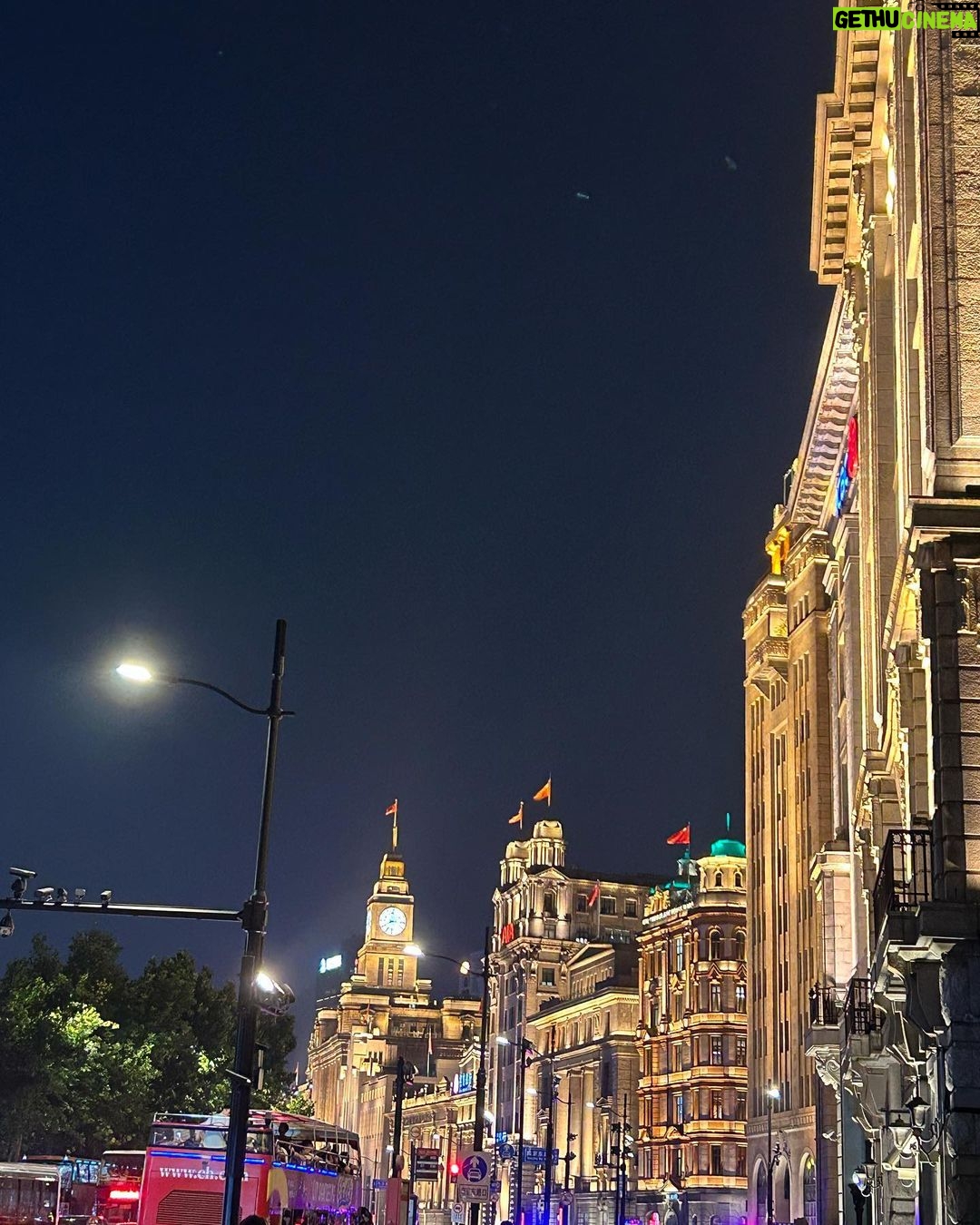 Jessica Jung Instagram - Shanghai nights🌙✨ Shanghai, China