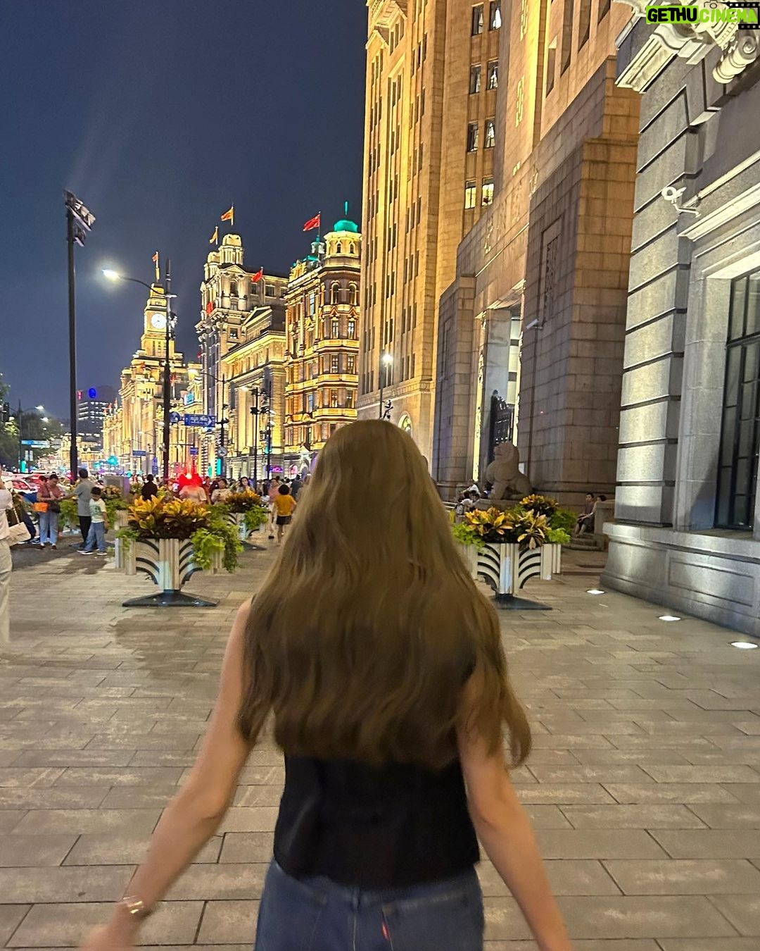 Jessica Jung Instagram - Shanghai nights🌙✨ Shanghai, China
