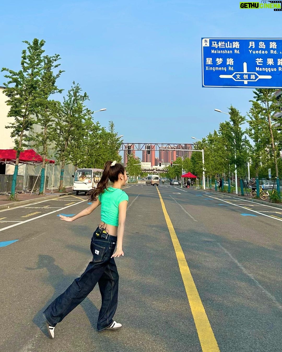 Jessica Jung Instagram - Iβll be the mint to your chocolate chipππ«π¦ππ»ββοΈπ