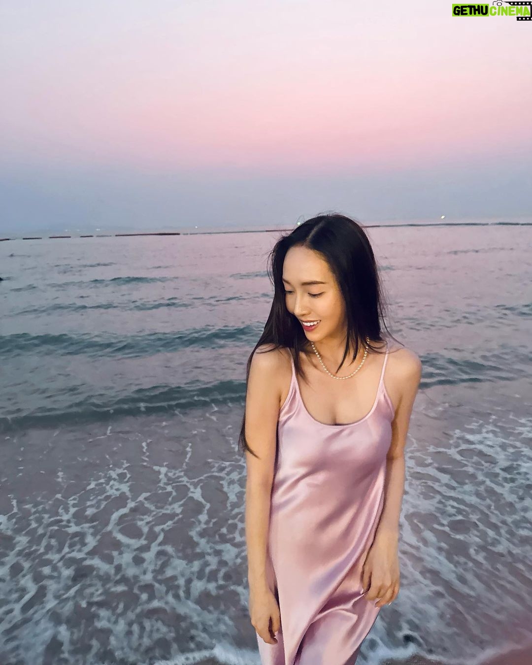 Jessica Jung Instagram - Rainbow Sherbet Sky🌈🫧🩷🧜🏻♀️🌊✨