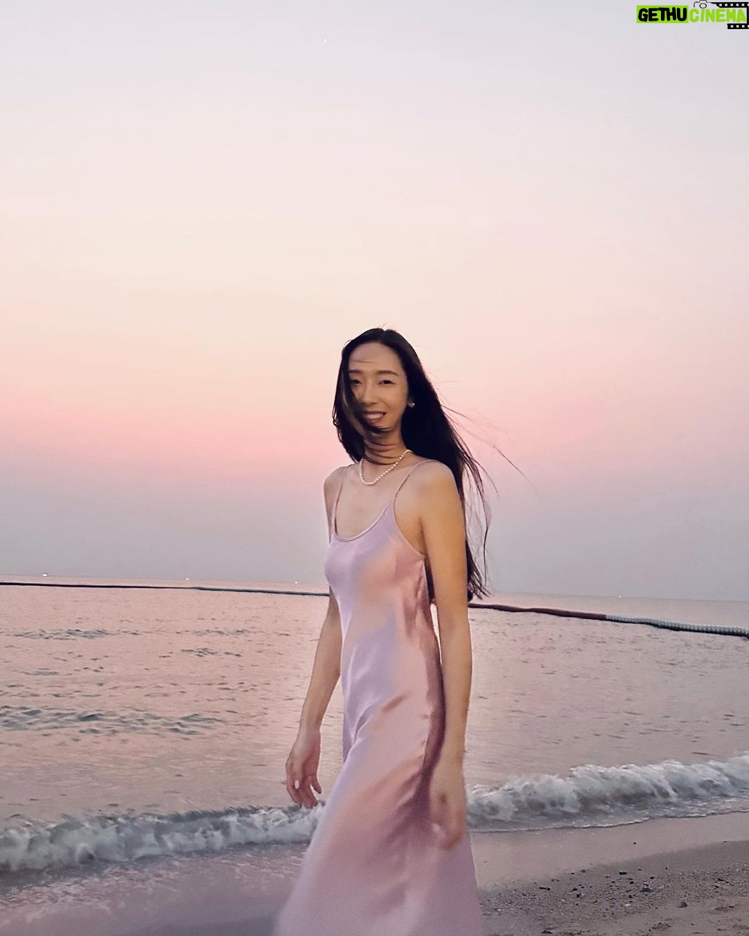 Jessica Jung Instagram - Rainbow Sherbet Sky🌈🫧🩷🧜🏻♀️🌊✨