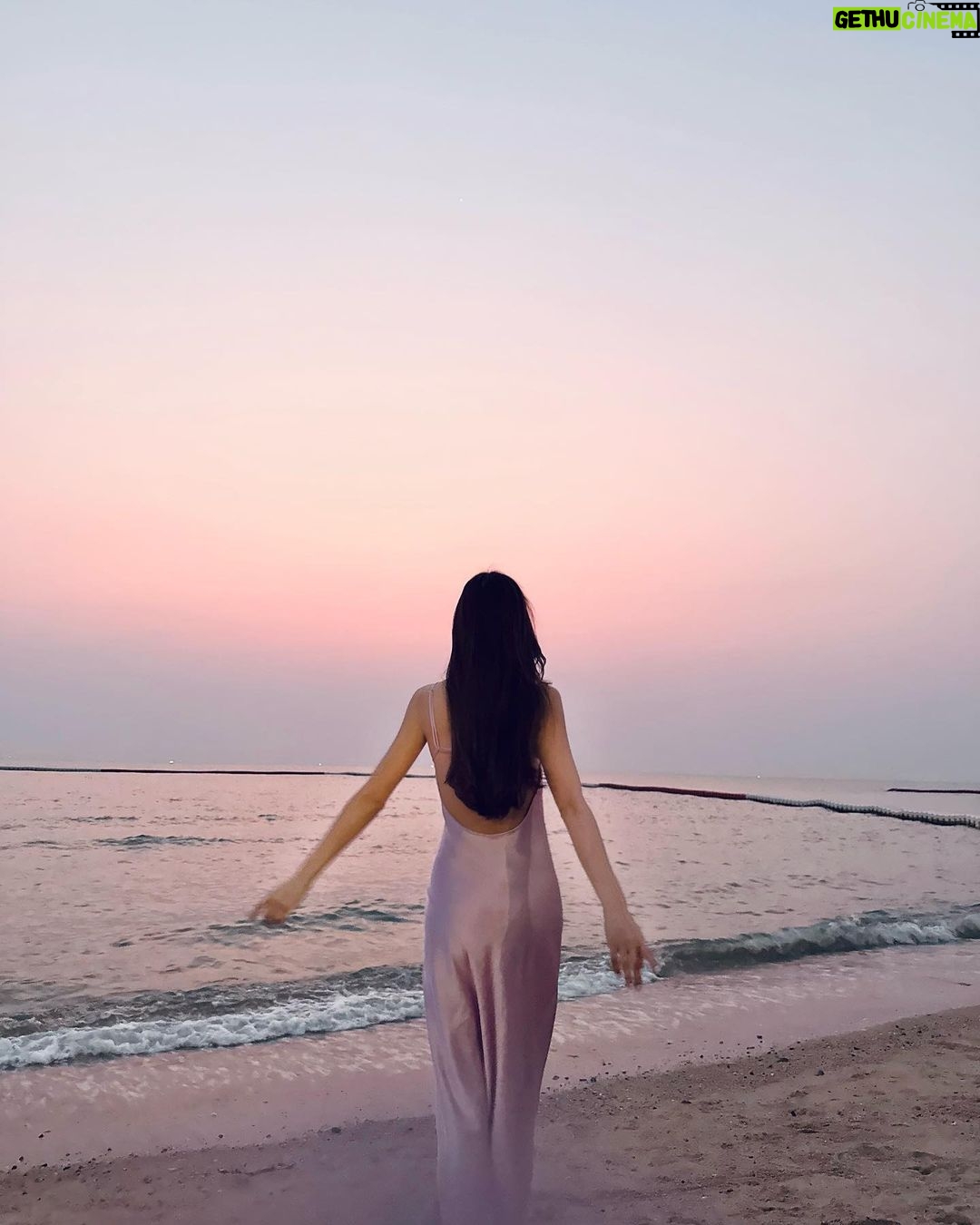Jessica Jung Instagram - Rainbow Sherbet Sky🌈🫧🩷🧜🏻♀️🌊✨