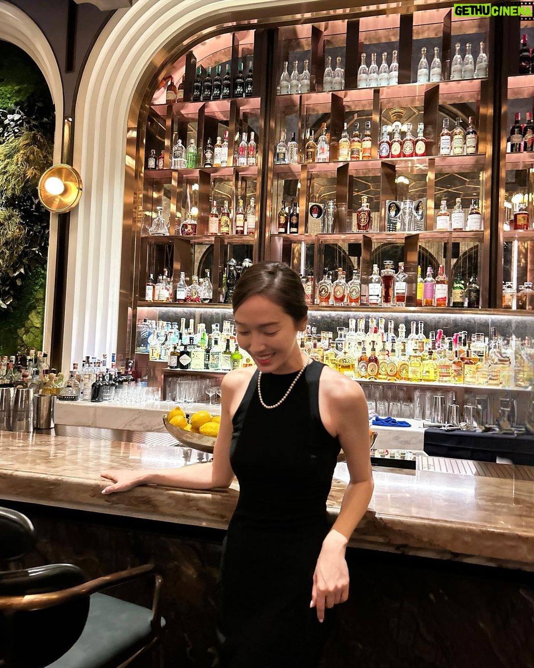 Jessica Jung Instagram - From sunrise to sunset, makes me want to stay the whole day @fsbangkok 🌤️🌴🌙✨ - #FSBangkok #urbanwellnesscentrebkk Four Seasons Hotel Bangkok
