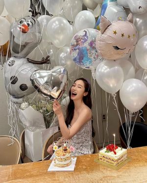 Jessica Jung Instagram - 🎂 - Part 2 
Celebrating meee surrounded by my loved ones🤍 Thank you all for the sweet birthday wishes!🌼🧸🩷
