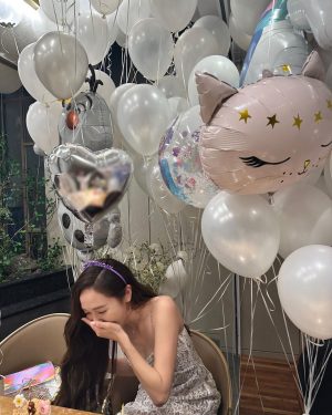 Jessica Jung Instagram - 🎂 - Part 2 
Celebrating meee surrounded by my loved ones🤍 Thank you all for the sweet birthday wishes!🌼🧸🩷