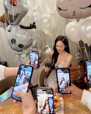 Jessica Jung Instagram - 🎂 - Part 2 
Celebrating meee surrounded by my loved ones🤍 Thank you all for the sweet birthday wishes!🌼🧸🩷