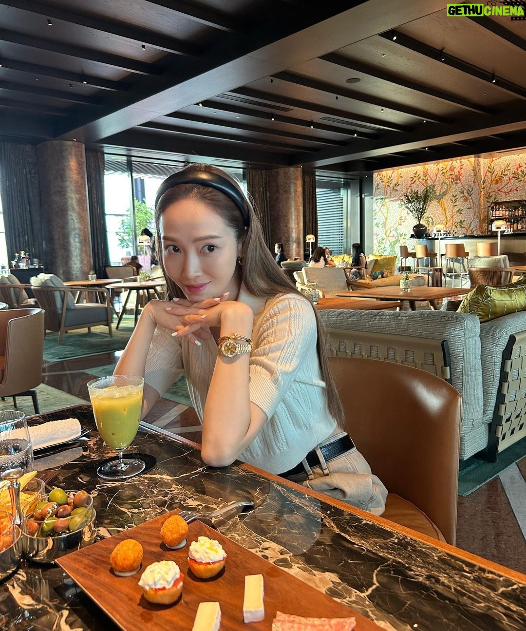 Jessica Jung Instagram - Aperitivo🍵🍃💚 - #BulgariIlRistoranteNikoRomitoTokyo @bulgarihotels
