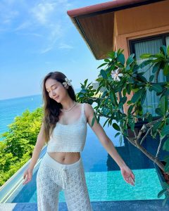 Jessica Jung Instagram - Love you to the beach and back🌺🌊☀️🐚🏝️💕 @sripanwa Sri panwa