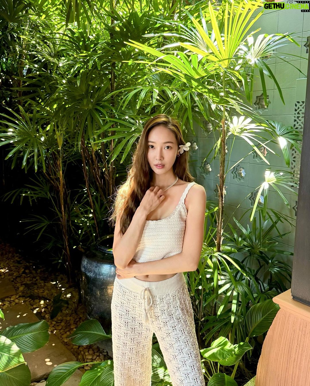 Jessica Jung Instagram - Love you to the beach and backπΊπβοΈπποΈπ @sripanwa Sri panwa