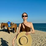 Jessica Jung Instagram - Sandy toes & vitamin sea🏖️☀️🕶️👒🩴🐴🐚🐠🌊🌈🔆💕 Los Cabos, Mexico