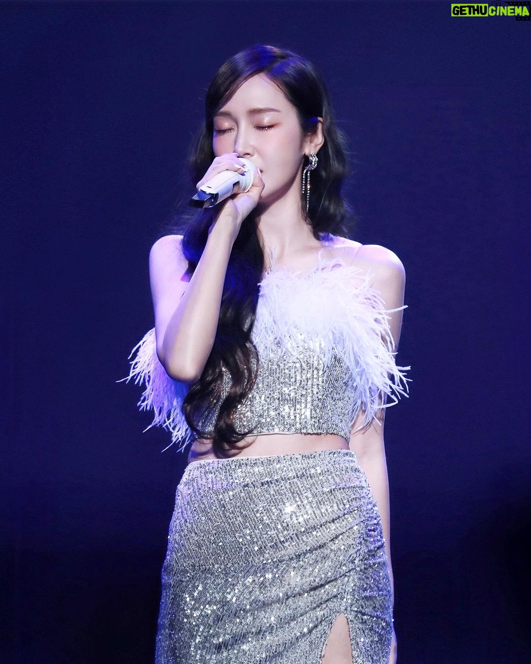 Jessica Jung Instagram - Thanks for the love Malaysia🩵 I was over the moon🌙💫✨ #DiamondDreams #jessicadiamonddreams Kuala Lumpur, Malaysia