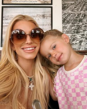 Jessica Simpson Instagram - HEART and EARTH…same letters. Just sayin’ 🤍🌎🌍🌏