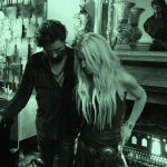 Jessica Simpson Instagram - That is a wrap for the pilot of Open Book. A week of pure magic that I will carry with me for a lifetime. Walkin’ on set and straight into my past would not have felt remotely comfortable without the genius of our entire cast and crew lead by the humble, gentle, confident, and effortlessly honest always smiling and laughing @tomkapinos, Adam Bernstein, Giles Dunning, @cabotmcmullen , and @amandak_thomas. Going backwards in time of self discovery to 25yrs old has moments of intense emotional vulnerability. Hot dang I knew next to nothin’ way back when, but I was ready for the discovery even inside my shyness and innocence. On the EP side of watching someone else, @katelyntarver, play your younger self come of age there is no way to not feel certain things all over again as if it were yesterday. You know when people ask the question, what advice would you give your younger self? Well, for me that answer changed this last week from “you are beautiful and enough” into “SADDLE UP BUTTERCUP! BE FEARLESS LADY” I can’t even begin to put into words how @johnstamos DOMINATED the role of Butch Thorne ohhhhh just y’all wait…