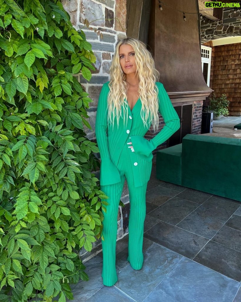 Jessica Simpson Instagram - All green everything 💚