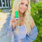 Jessica Simpson Instagram - Has anyone else’s allergies been awful this week!? I know I can’t be the only one feeling like my symptoms are only getting worse each year!😩 Well guess what, it’s true! A new @Flonase survey revealed that consumers are feeling the effects of rising temperatures and increased pollen count in worsening symptoms year over year. Allergies & climate change are two invisible monsters that are no joke! Trust me, my itchy eyes and sneezing are proof that though we can’t see them…#YourNoseKnows! Flonase once daily helps me treat allergy symptoms for 24 hours, so I can keep spending time in the ☀️ with the ones I love. #FlonasePartner