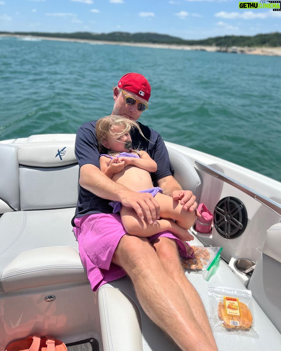 Jessica Simpson Instagram - The lake life ☀️