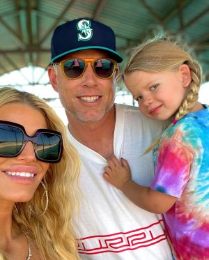 Jessica Simpson Instagram - Our family had the best 4th of July week on Lake Austin. We asked the kids where they wanted to go for their summer trip and out of everywhere, they chose Texas to be with their cousins. It was a sentimental and nostalgic blast of a week. Settled into summer feeling good.