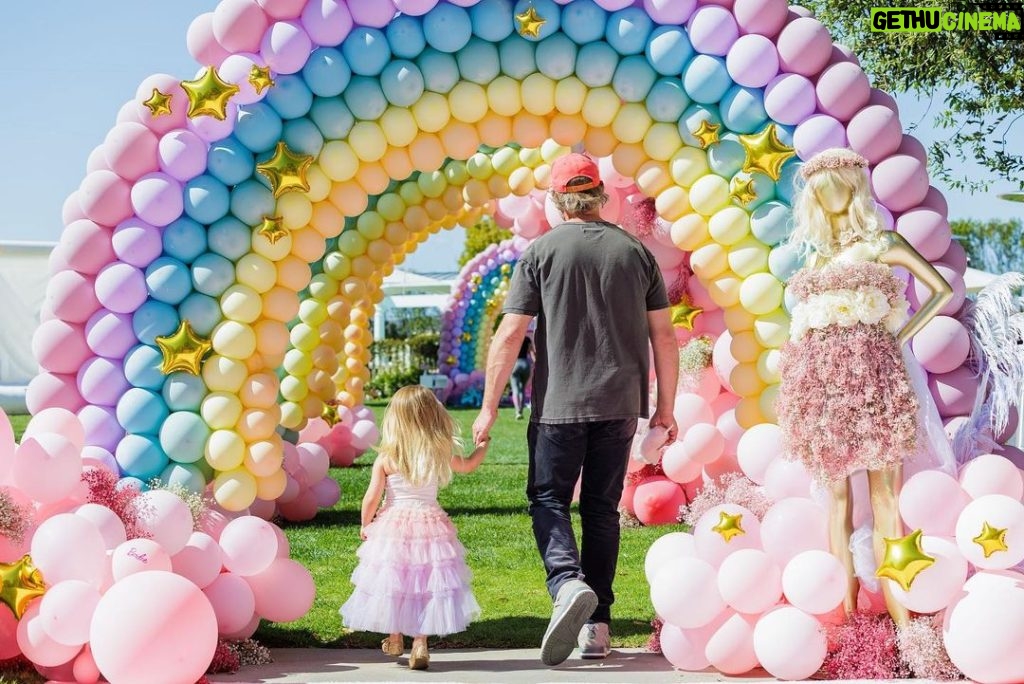 Jessica Simpson Instagram - Birdie’s dream house party was tutu cute! I can’t believe our girl is 3! Thank you @balloonandpaper for mesmerizing all of us with stunning rainbow installations, and @xobloom for the gorgeous florals. @whambamevents- thank you for creating the vision, talent and passion to working so hard to creating the perfect day. Birdie is everyone’s favorite person, the magic she spreads feels like a bucket of glitter to anyone and everyone. The perfect day for the perfect Bird. Thank you to everyone that made her wishes come true before she even blew out her candles. Honestly, I wish everyone of you could hang out with Birdie for 5 minutes so you could belly laugh, listen to her stories because you cannot get a word in (you will be shushed), and feel the abundance of joy her spirit radiates. Not a soul loves life more than Birdie and I am blessed to be her mother!