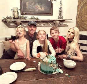 Jessica Simpson Instagram - Can’t win them all 😜