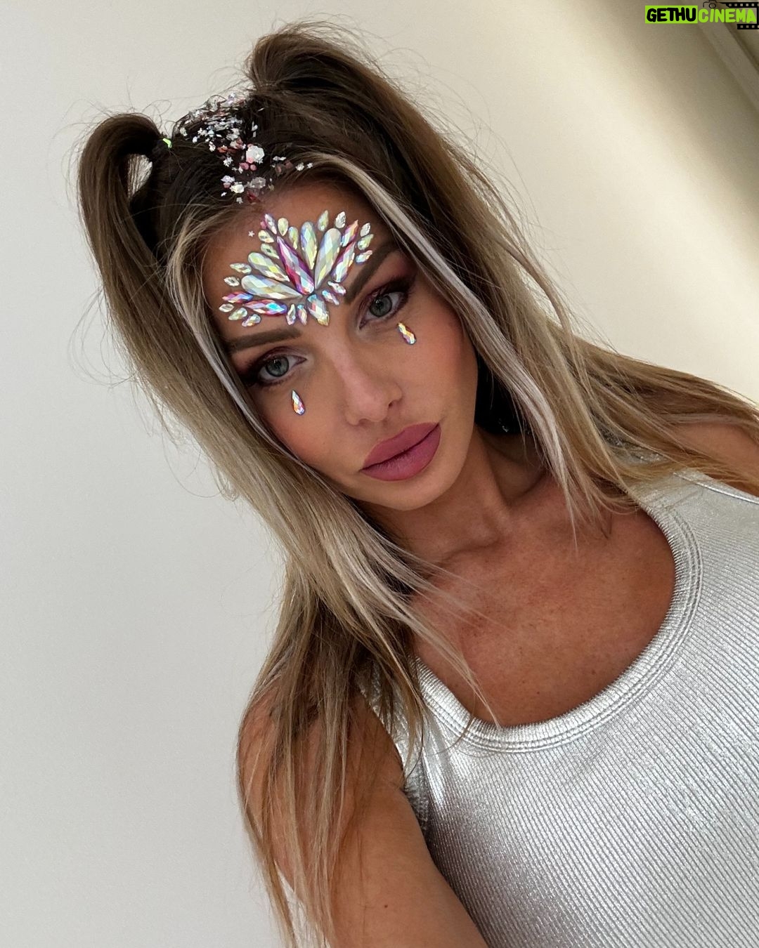Jessica Thivenin Instagram - Hello … 💎