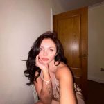 Jesy Nelson Instagram - She’s got a new barn and it’s all hers 💁🏻‍♀️