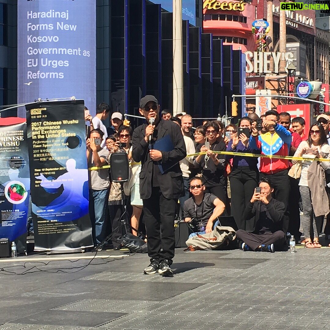 Jet Li Instagram - I gave a speech in United Nations and Times Square. Check it out at www.jetli.com #jetli #jetlicom #taijizen #kungfu @jetli_com