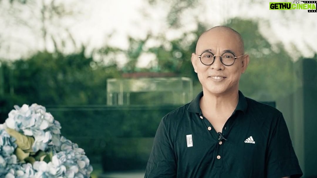 Jet Li Instagram - Thank you my fans and friends for all the support this year. I wish you all happiness and peace in the coming new year! #jetli