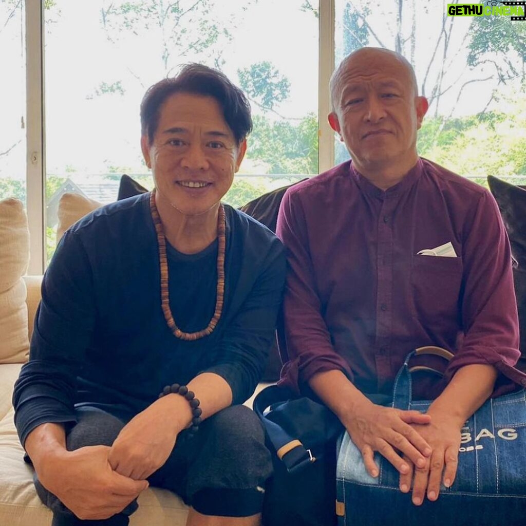 Jet Li Instagram - I still remember when I first met Dzongsar Khyentse Rinpoche 22 years ago. I am so happy and grateful to have been able to learn from him over the last few decades. Recently, I had the wonderful opportunity to speak with him and share my thoughts and experiences along my journey. https://youtu.be/cwkKDJHDaZ4