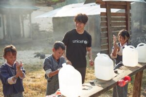 Ji Sung Instagram - #UNICEF #SchoolForAsia #KingdomOfBhutan 🌈