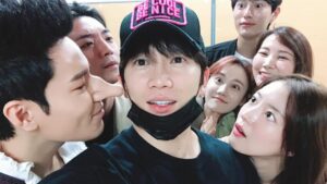 Ji Sung Instagram - #의사요한 #마통과 #시라노 #이규형 #황희 #오현중 #이세영 #정민아 #김지운작가님 #지성 이규형배우의 시라노를 관람했어요. 고마워 규형아! 시라노의 사랑이야기~ㅠㅠ