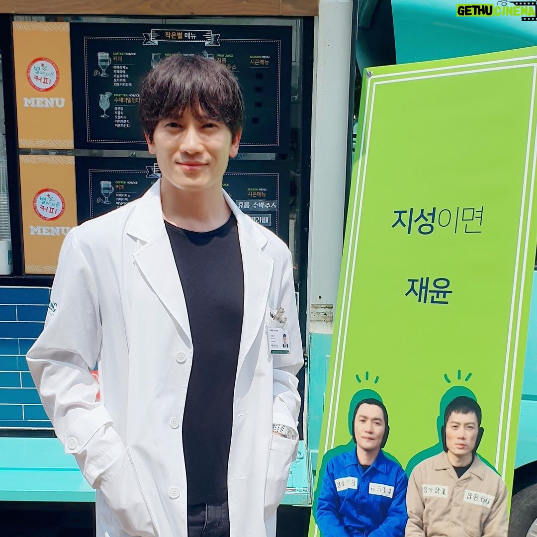 Ji Sung - 165.1K Likes - #지성 #조재윤 형! 고마워요❤️