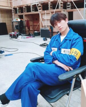 Ji Sung Instagram - #의사요한 #차요한 #지성 졸고 있는데 몰래 찍어~!! ㅎㅎ