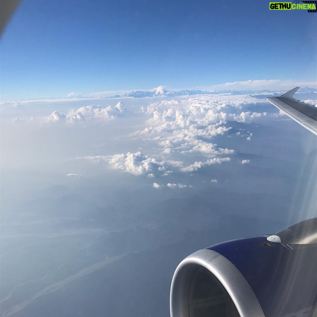 Ji Sung Instagram - #Himalayas 멀리 보이는 히말라야 산맥 Bhutan