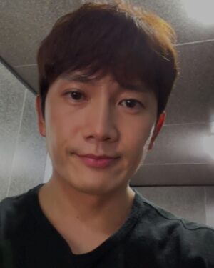 Ji Sung Instagram - #지성 #아다마스 촬영중..