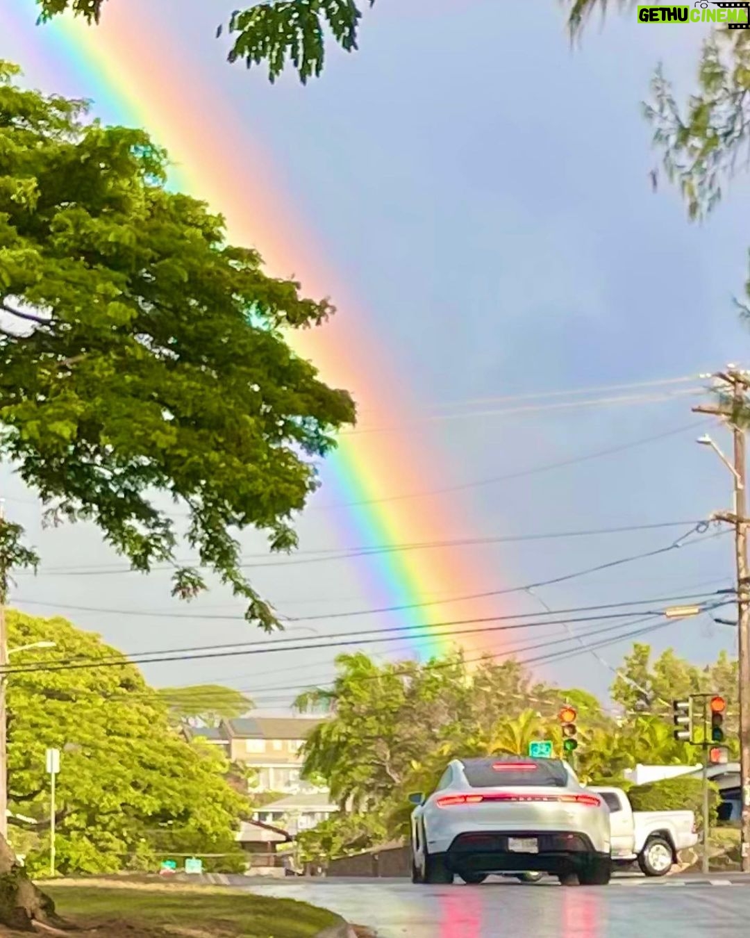 Ji Sung - 148K Likes - #무지개 #rainbow 우리 가족은 무지개를 좋아해요. 여러분은 무지개 같은 예쁜 존재입니다🌈 생일 축하해줘서 고마워요.😄❤️❤️❤️❤️❤️❤️❤️