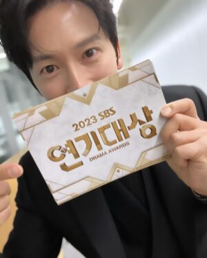 Ji Sung Instagram - 곧 만나요~ ❤️
