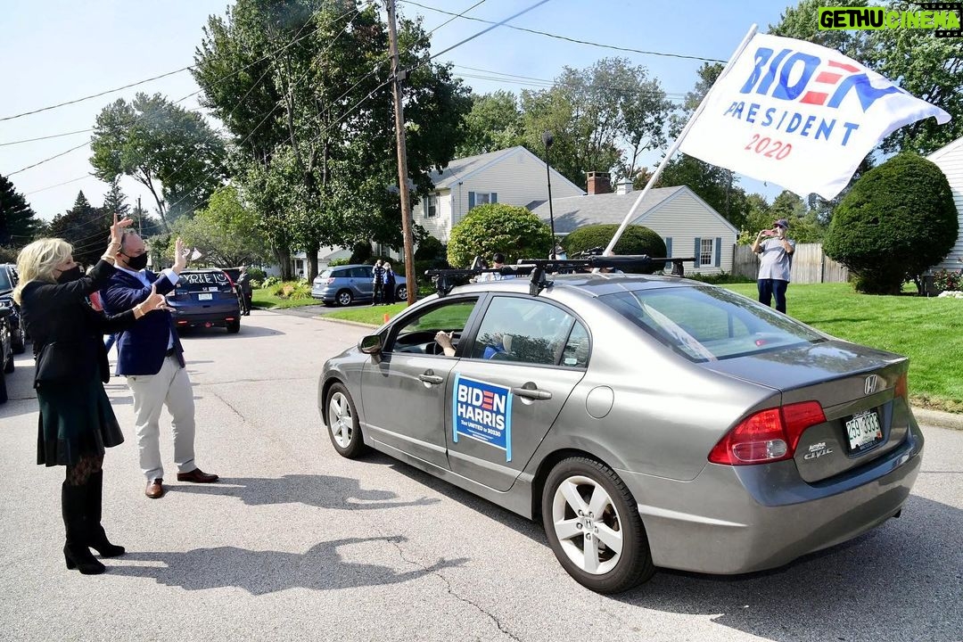 Jill Biden Instagram - 2020 campaigning: car parades! Manchester, New Hampshire
