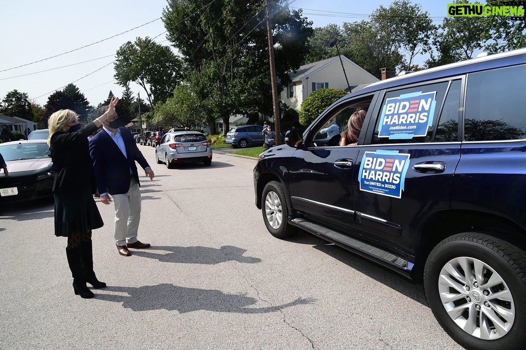 Jill Biden Instagram - 2020 campaigning: car parades! Manchester, New Hampshire