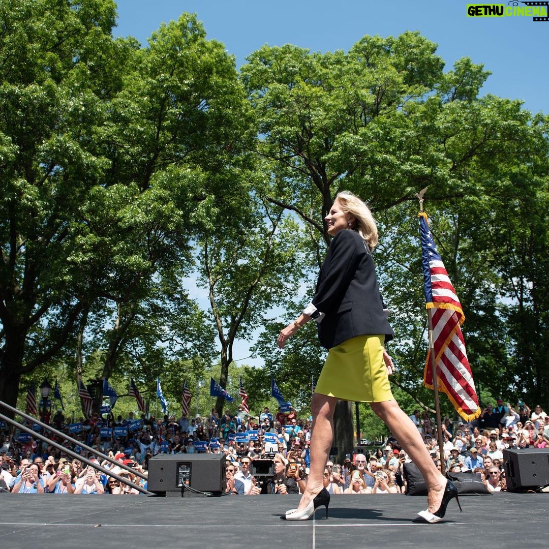 Jill Biden Instagram - This moment defines who we are. It’s a moment when we need your voices. It’s a moment when we need leaders with vision and character. It’s a moment for someone who can bring us together. It’s a moment for Joe Biden. #Joe2020 📷 credit: @dccl