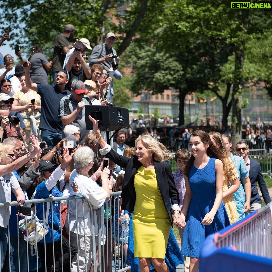 Jill Biden Instagram - This moment defines who we are. It’s a moment when we need your voices. It’s a moment when we need leaders with vision and character. It’s a moment for someone who can bring us together. It’s a moment for Joe Biden. #Joe2020 📷 credit: @dccl