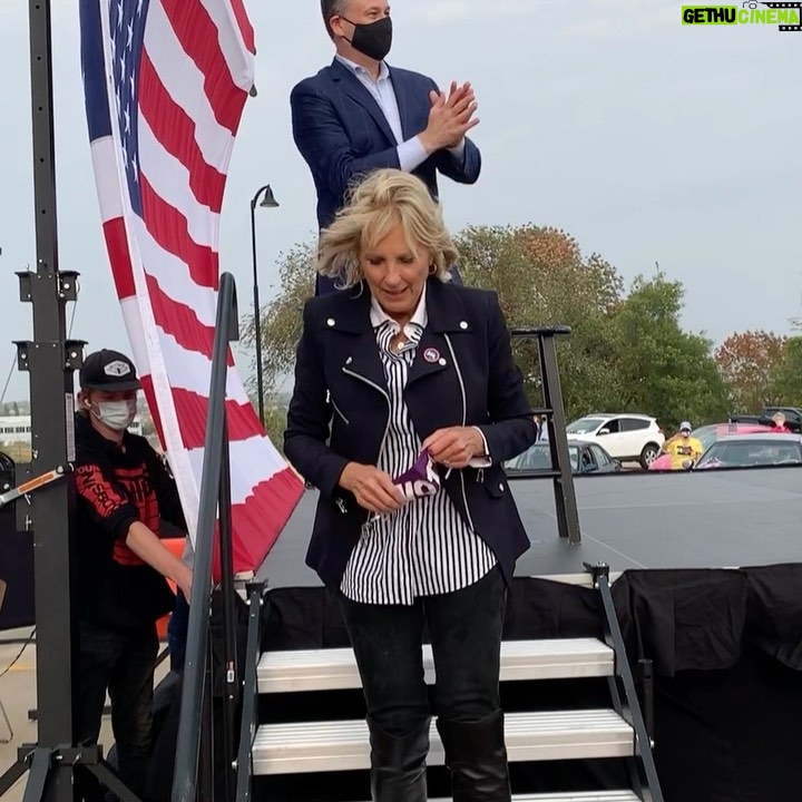 Jill Biden Instagram - Thanks again, Iowa! Don’t forget early voting begins Monday, October 5th! Cedar Rapids, Iowa