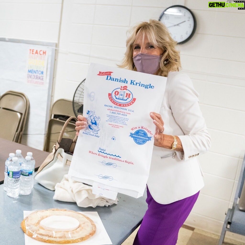 Jill Biden Instagram - Nothing like Wisconsin Kringle. Thank you again to the parents and educators we had the pleasure of sitting down and talking with in Wauwatosa, Wisconsin. We see you and we hear you.