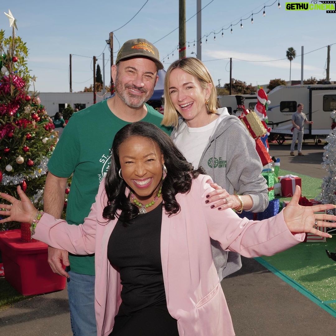 Jimmy Kimmel Instagram - THANK YOU to my great co-workers at @JimmyKimmelLive for volunteering at @StJosephCtr yesterday to bring food, gifts & holiday cheer to families who needed some. Thanks to @MayorOfLA Karen Bass & @VaLeciaAdamsKellum for showing up and supporting SOLA, A Safe Landing for Families to get children off the streets.
