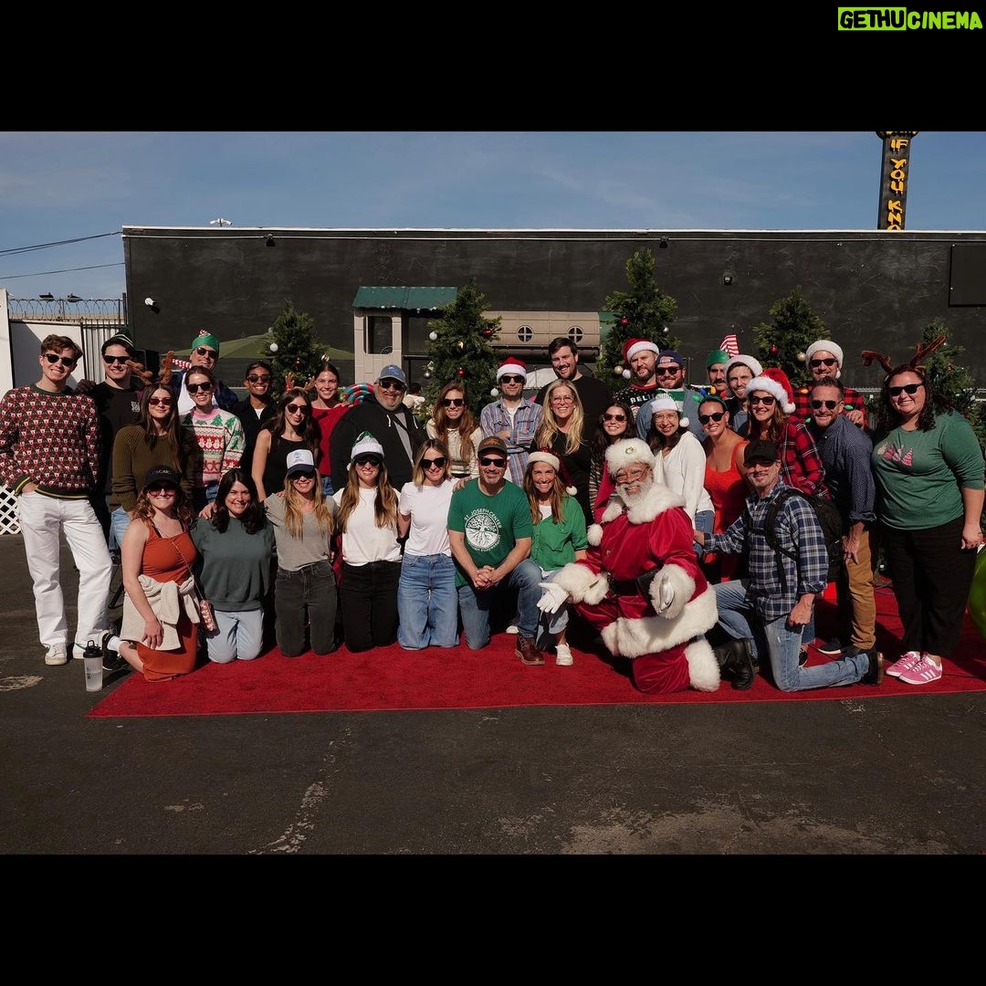 Jimmy Kimmel Instagram - THANK YOU to my great co-workers at @JimmyKimmelLive for volunteering at @StJosephCtr yesterday to bring food, gifts & holiday cheer to families who needed some. Thanks to @MayorOfLA Karen Bass & @VaLeciaAdamsKellum for showing up and supporting SOLA, A Safe Landing for Families to get children off the streets.